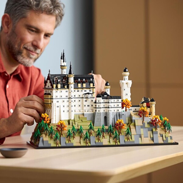 LEGO Architecture Neuschwanstein Şatosu 21063