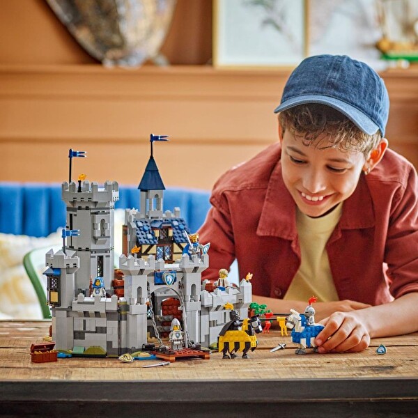 LEGO Creator 3'ü 1 Arada Orta Çağ Atlı Şövalye Kalesi 31168
