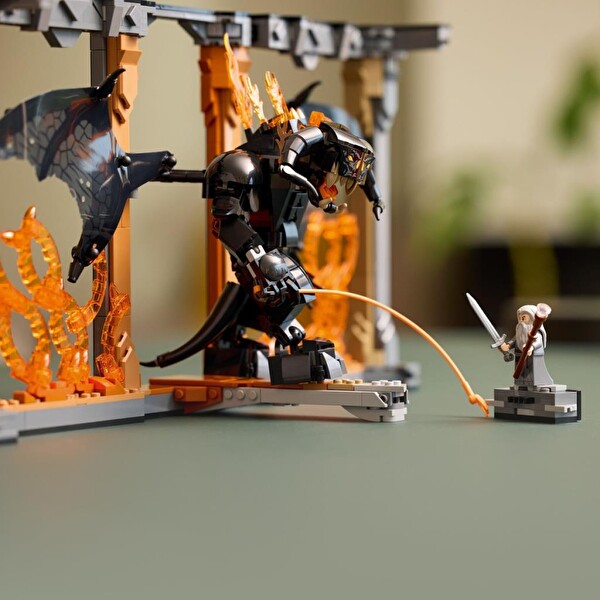 LEGO Icons Yüzüklerin Efendisi: Balrog Kitaplık Dekoru 10367