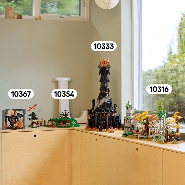 LEGO Icons Yüzüklerin Efendisi: Balrog Kitaplık Dekoru 10367