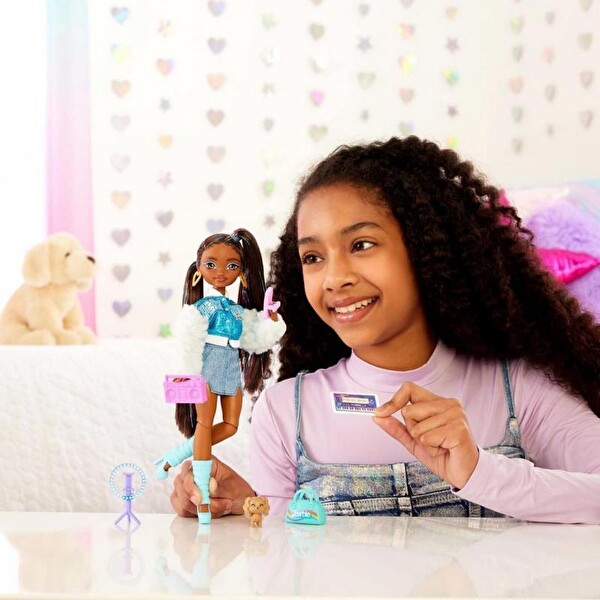 Barbie Dream Besties Brooklyn Bebek ve Aksesuarları HYC22