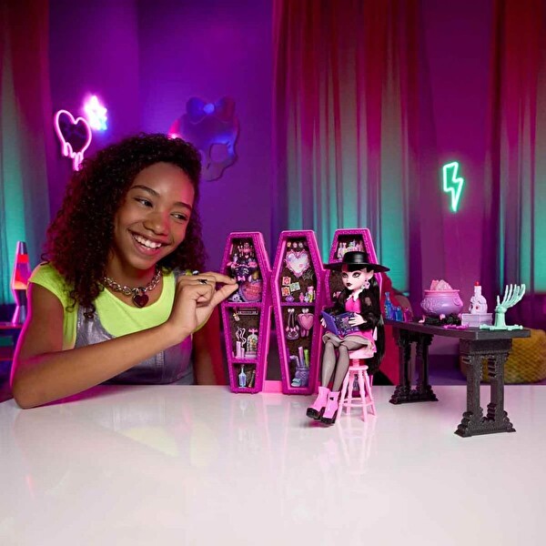 Monster High Draculaura'nın Gizli İksirler Odası Oyun Seti JBF15