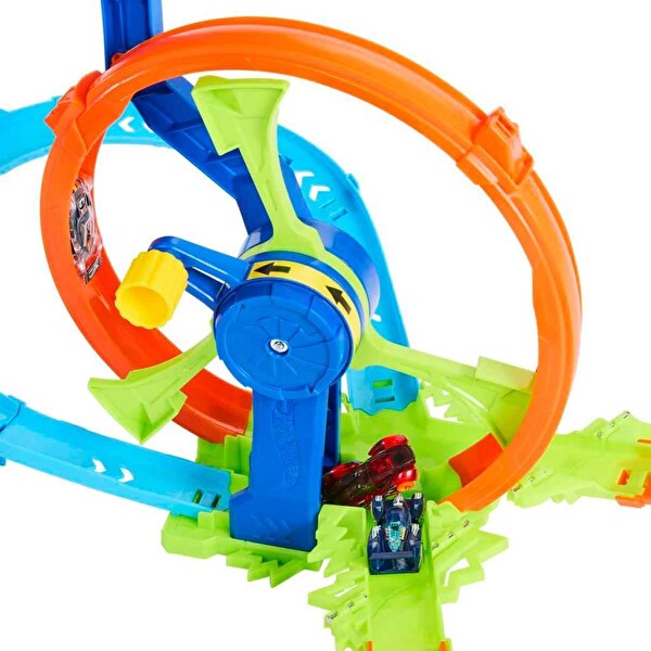 Hot Wheels Hızlı Fırlatma ve Döngü Parkuru Oyun Seti JBX65