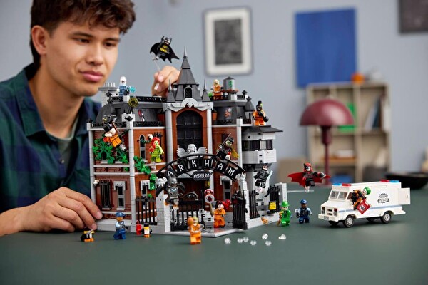 LEGO Batman Arkham Asylum 76300