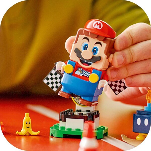 LEGO Super Mario: Mario Kart İnteraktif Mario ve Standart Kart 72043