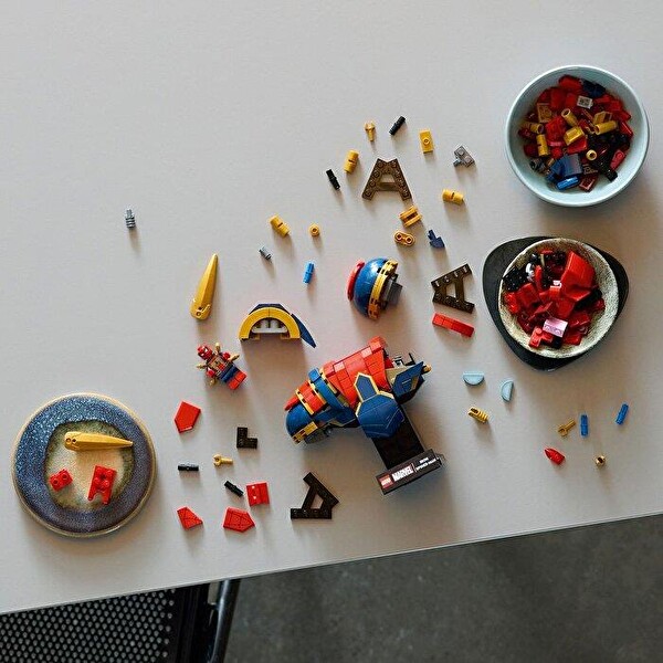 LEGO Marvel Iron Örümcek Adam Büstü 76326