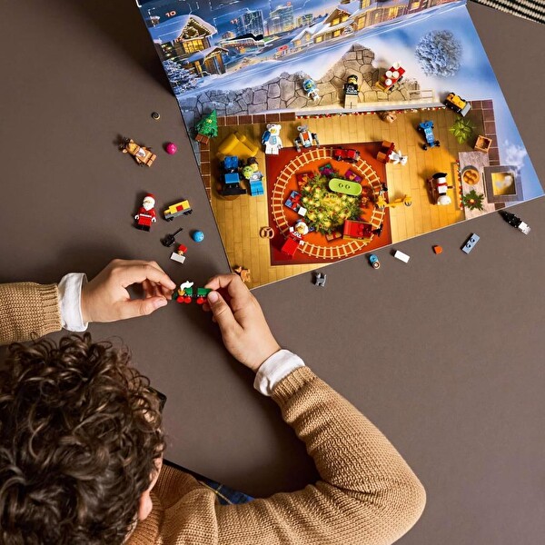 LEGO City Advent Calendar 2025 60475