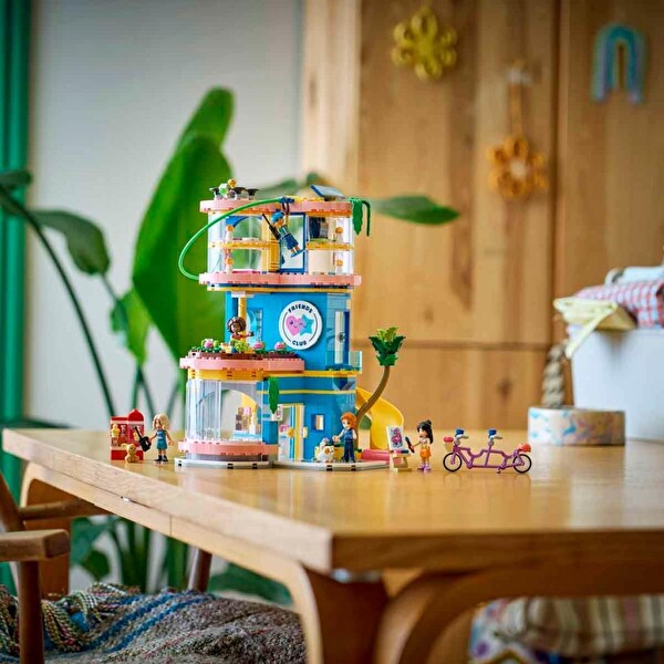 LEGO Friends Heartlake Şehri Friends Kulüp Evi 42689