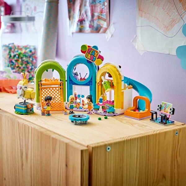 LEGO Friends Eğlenceli Kapalı Oyun Parkı 42686