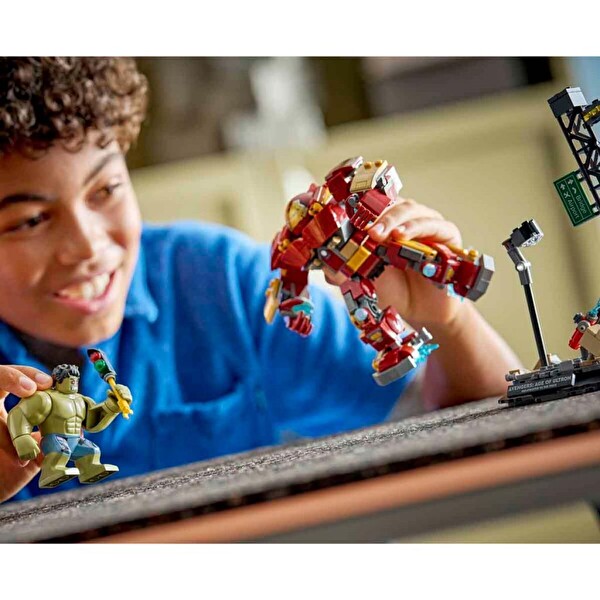 LEGO Marvel Efsanevi Savaş: Hulkbuster Hulk'a Karşı 76343