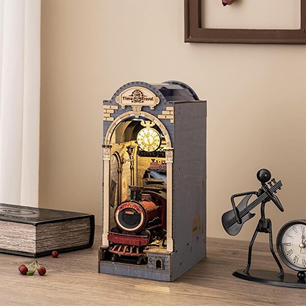 Rolife TGB04 Time Travel Kitap Köşesi Book Nook DIY Minyatür Maket Model Seti Mini Dollhouse 3D Ahşap Dekoratif Hobi Kiti