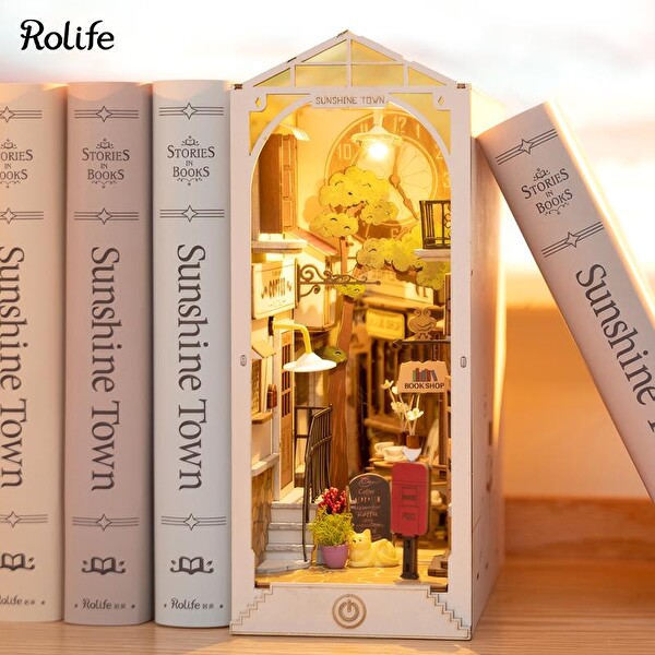 Rolife TGB02 Sunshine Town Kasaba Kitap Köşesi Book Nook DIY Minyatür Maket Model Seti Mini Dollhouse 3D Ahşap Hobi Kiti