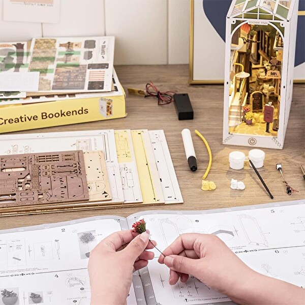 Rolife TGB02 Sunshine Town Kasaba Kitap Köşesi Book Nook DIY Minyatür Maket Model Seti Mini Dollhouse 3D Ahşap Hobi Kiti