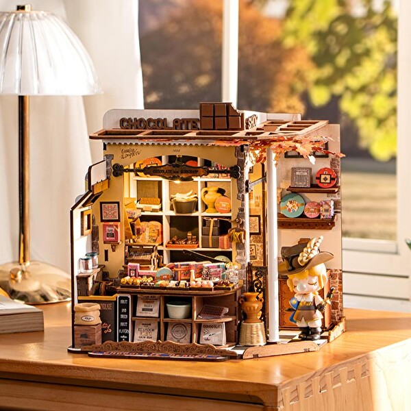 Rolife DG174 Henry's Chocolate DIY Minyatür Ev Maketi 3D Model Kit