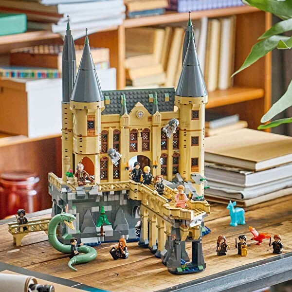 LEGO Harry Potter Hogwarts Şatosu:Doğu Kanadı 76473