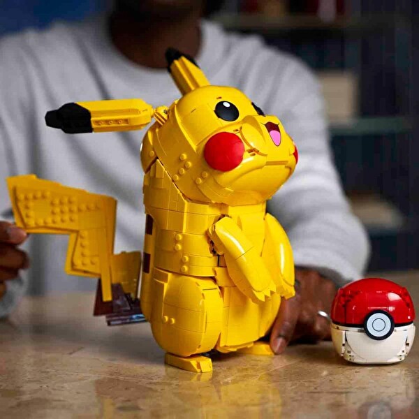 LEGO Pokemon Pikachu and Poké Ball 72152