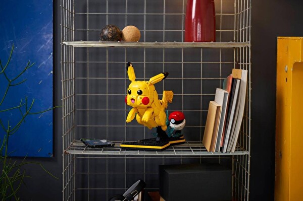 LEGO Pokemon Pikachu and Poké Ball 72152
