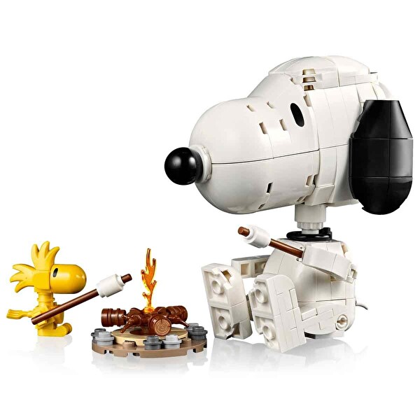 LEGO Ideas Peanuts: Snoopy’nin Köpek Kulübesi 21368
