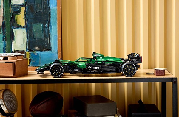 LEGO Aston Martin Aramco AMR25 F1 Car 42240
