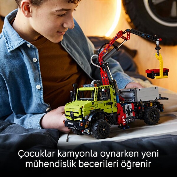 LEGO Technic Vinçli Mercedes-Benz Unimog U 5023 42242