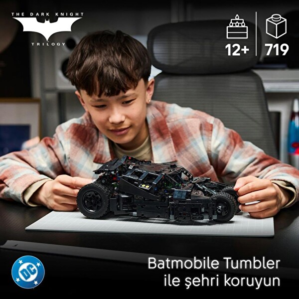 LEGO Technic Batmobile Tumbler 42239