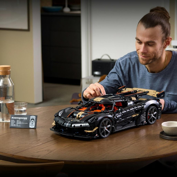 LEGO Technic Koenigsegg Sadair’s Spear Mega Araba 42232