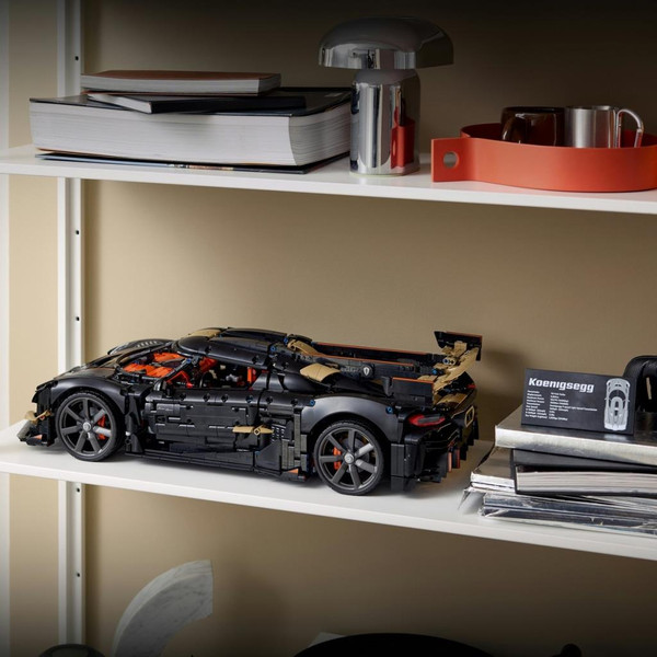 LEGO Technic Koenigsegg Sadair’s Spear Mega Araba 42232