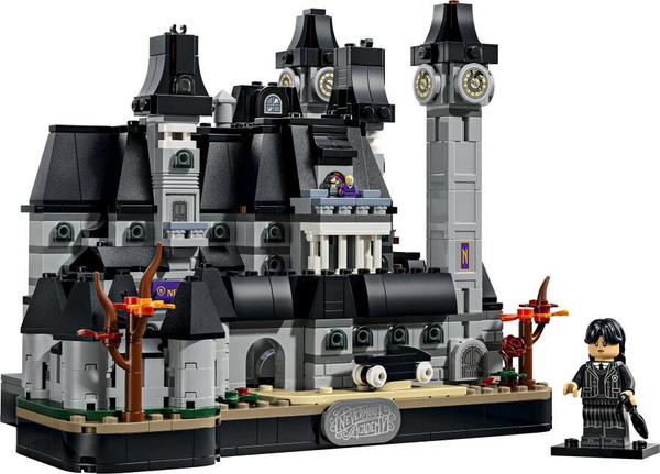 LEGO Wednesday Nevermore Akademisi 76788