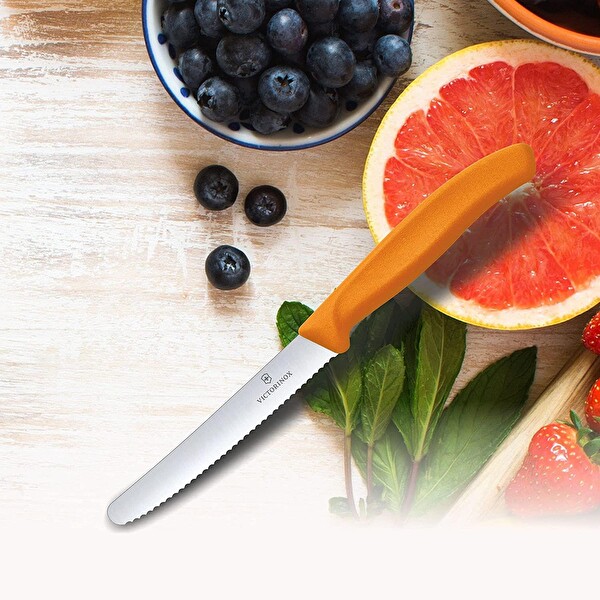 Victorinox SwissClassic 11 CM Turuncu Domates ve Sosis Bıçağı