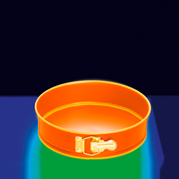 Kaiser Crystal 26 CM Cam Tabanlı Kelepçeli Kek Kalıbı 55KEK015141