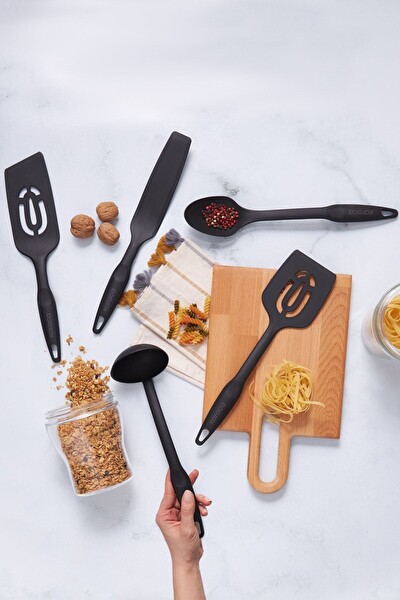 Karaca Maestro 5 Parça Servis ve Hazırlık Seti