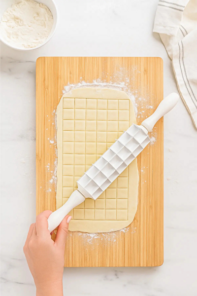 Kitchen Design Lab 2 Lİ Set Siyah 45x65 CM Silikon Hamur Açma Matı Ve Kare Mantımatik Seti