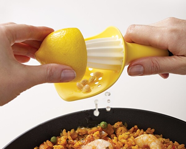 Joseph Joseph 20028 Sarı Avuç İçi Limon Sıkacağı