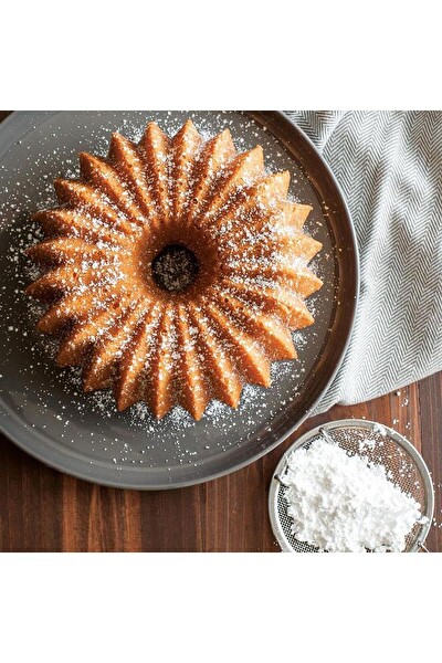 Nordicware 93277 Brillance Bundt Kek Kalıbı - 5 Cup Gold