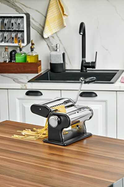 Cooker 3 Fonksiyonlu Hamur Erişte Makarna Kesme Makinesi Siyah CKR3845