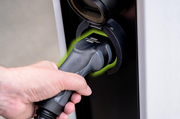 Brennenstuhl E-Mobility Serisi Duvar Tipi ve İstasyon Uyumlu Elektrikli 3 Fazlı IP55 Lisanslı 5 MT Kablolu 22 KW Araç Şarj Kablosu