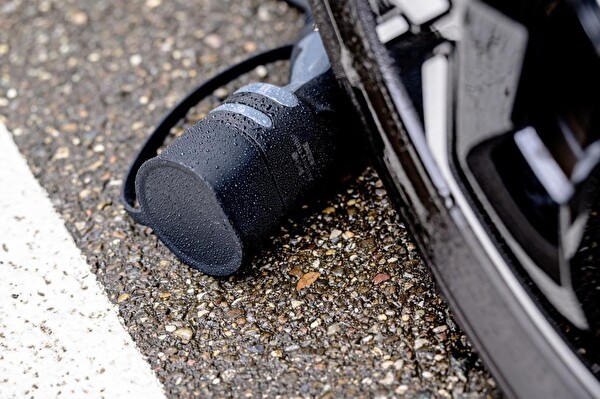 Brennenstuhl E-Mobility Serisi Duvar Tipi ve İstasyon Uyumlu Elektrikli 3 Fazlı IP55 Lisanslı 7 MT Kablolu 11 KW Araç Şarj Kablosu