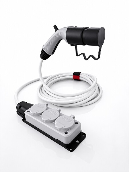 Plugen C2L 3'lü Uzatma Fişli 5 M Şarj İstasyonundan 220V Çıkış Adaptör