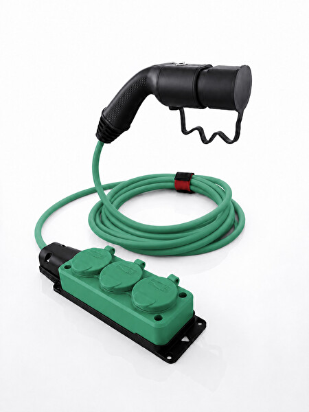 Plugen V2L Adaptör 5 Metre 3'lü Uzatma Prizli - BYD - Skywell Uyumlu Araçtan 220V Priz Çıkışı S/G