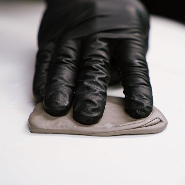 Gyeon Q²M Clay Coarse EVO Agresif Yüzey Temizleyici Kil Hamuru - 100 GR - Kimyasala Dayanıklı