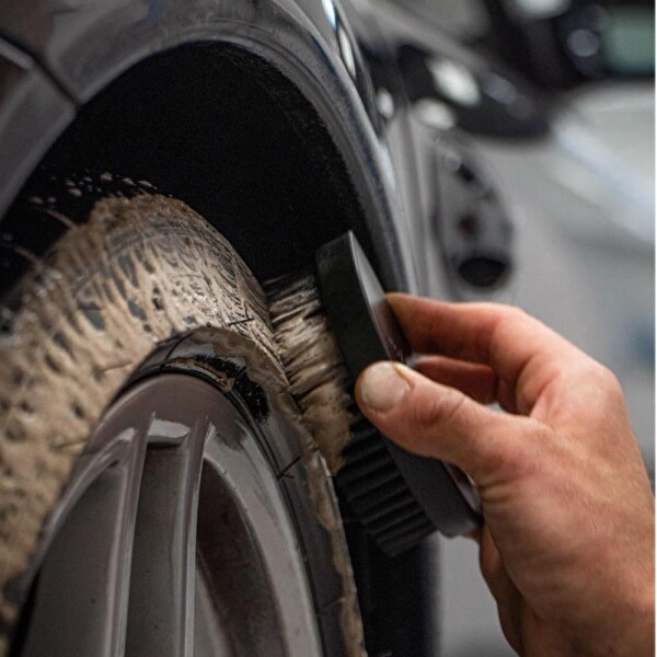 Gyeon Q²M Tire Cleaner Araç Lastik Kauçuk Temizleyici - 1000 ML - Güçlü Oto Teker Temizleyici