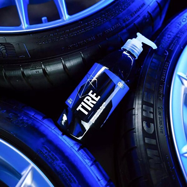 Gyeon Q² Tire Lastik Parlatıcı Ve Koruyucu Jel - 500 ML - Seramik Bazlı Lastik Teker Cilası