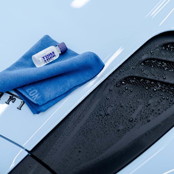 Gyeon Q² Trim EVO Plastik Koruyucu ve Solmuş Plastik Yenileyici Seramik Kaplama - 30 ML