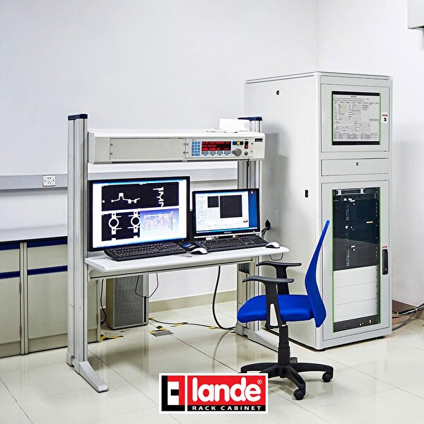 Lande Elevit 1780 - IP55 Dikili Tip Bölünmüş Metal Bilgisayar Kabineti