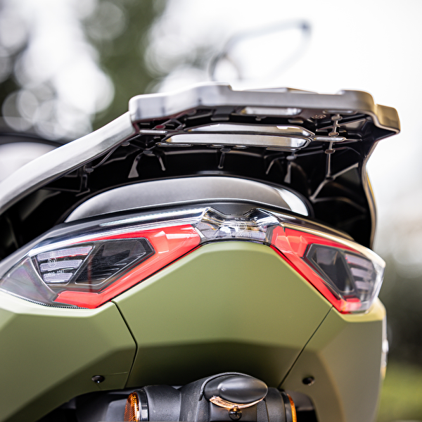 Revolt RSX6 Yeşil 125 CC Benzinli Motosiklet Model Yılı: 2024