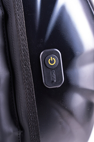 Zampago Sert Kasa USB Şarj Girişli Karbon Fiber LED Gözlü Akıllı Motosiklet Sırt Çantası