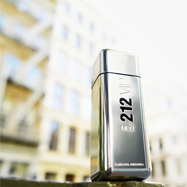 Carolina Herrera 212 Vip Men EDT 100 ml Erkek Parfümü