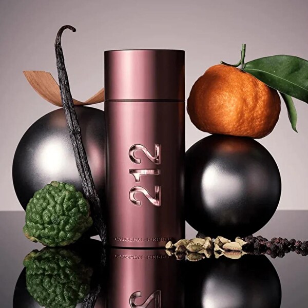 Carolina Herrera 212 Sexy Men EDT 50 ml Erkek Parfümü