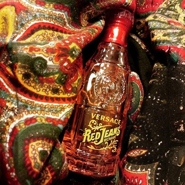 Versace Red Jeans EDT 75 ml Kadın Parfümü